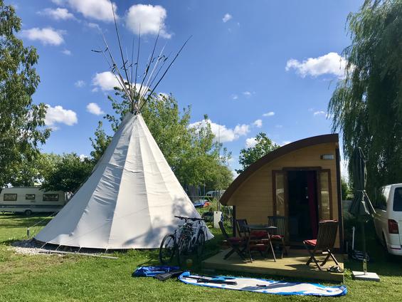 Tipi und Glampingpod