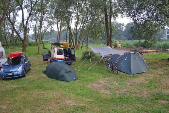 Zeltwiese für Wasserwanderer und Camping