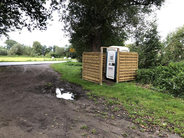 Einsetzen in Rühn, Toilettenlösung