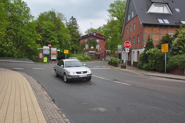 Umtrageweg über die Kreuzung