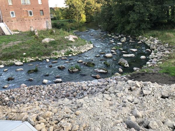 Unterhalb der Straßenbrücke Herrenmühle Unterhalb der Straßenbrücke Herrenmühle