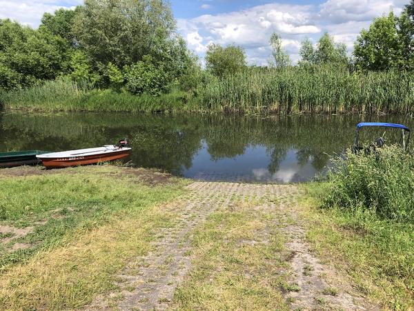 Sliprampe nahe dem Hafen in Garz Sliprampe nahe dem Hafen in Garz