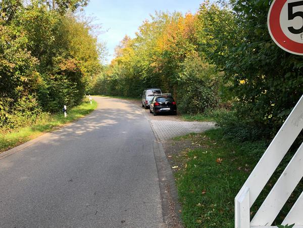 Parkmöglichkeit  bei der Donnerbrücke Nütschau