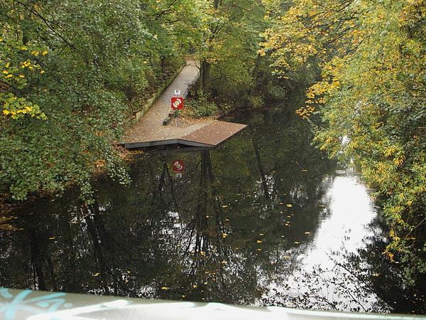 Schwimmsteg nahe Mansteinbrücke