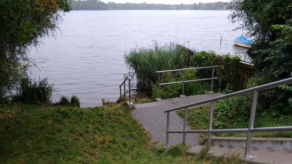 Treppe zum Ufer des Dämeritzsees