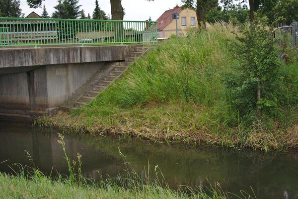 einsetzen in den Schleusengraben