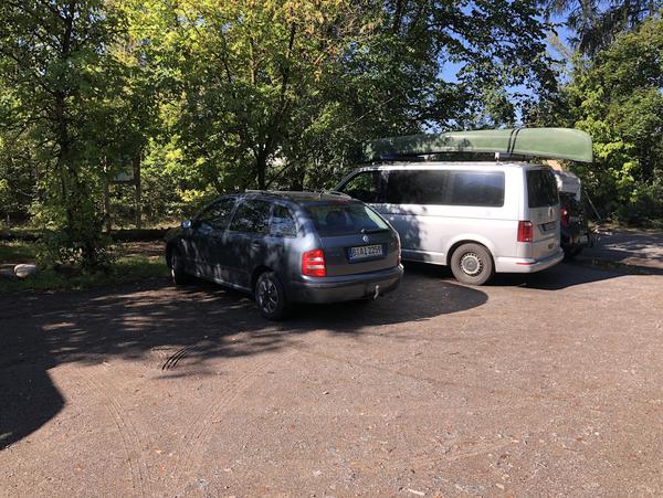 Parkplatz hinter der Bootswerft Besmer Parkplatz hinter der Bootswerft Besmer
