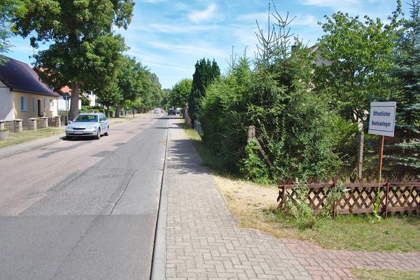 Parkmöglichkeit an der Straße