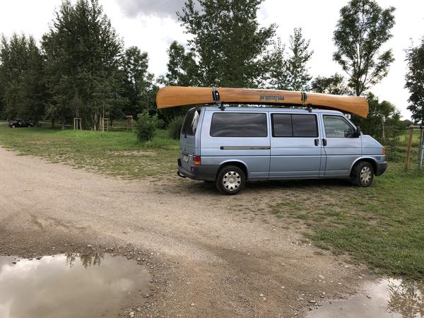 Parken neben dem Sportplatz