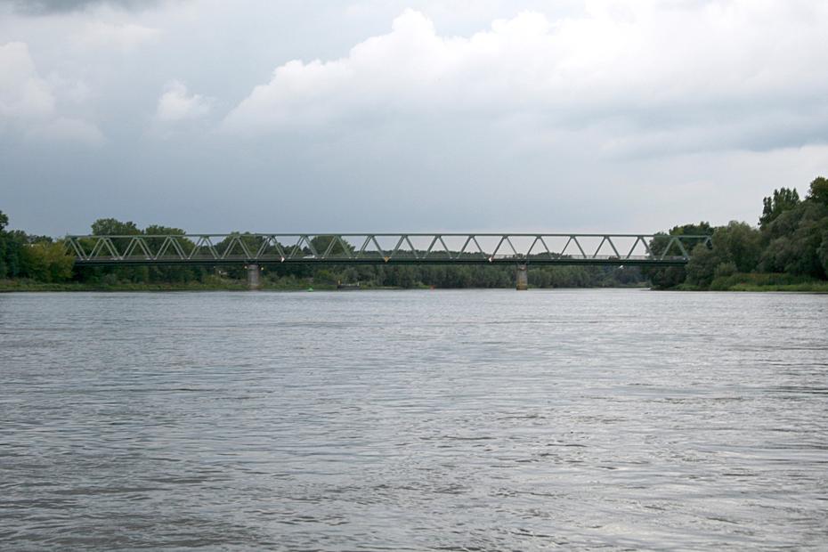 Die Oder, Autobrücke B158 bei Hohenwutzen