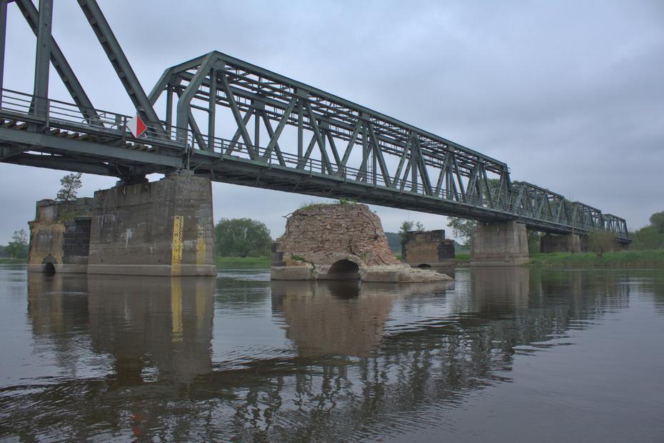 Die Oder, Eisenbahnbrücke bei km 654