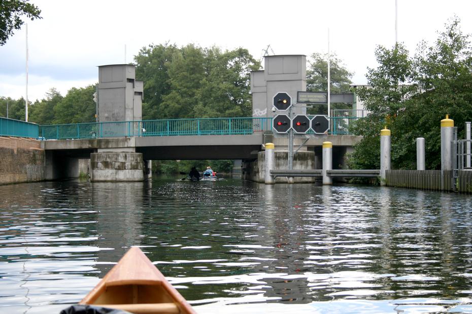 Finowkanal, Hubbrücke vor Schleuse Drahthammer