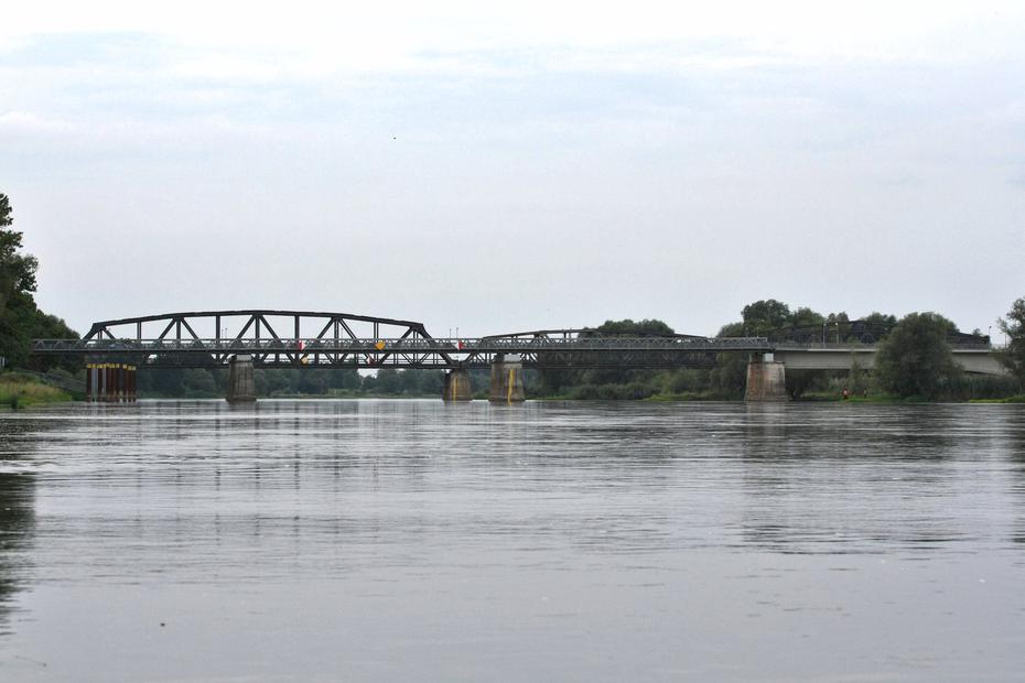 Die Oder, Brücke Küstrin-Kietz nach Kostrzyn nad Odra