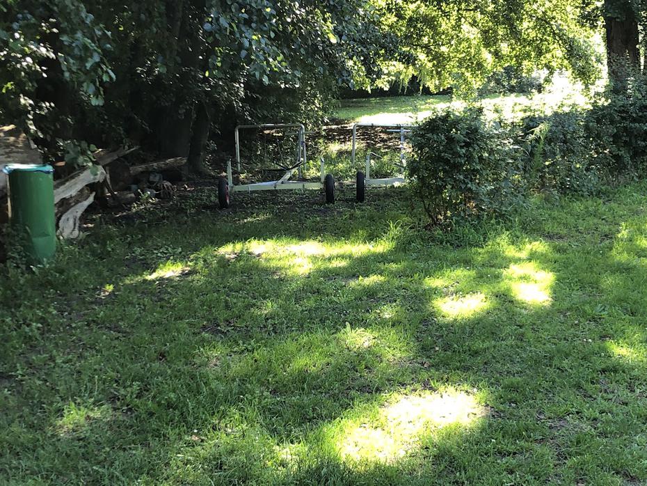 leichte Bootswagen an der Umtragestelle in Wustrau