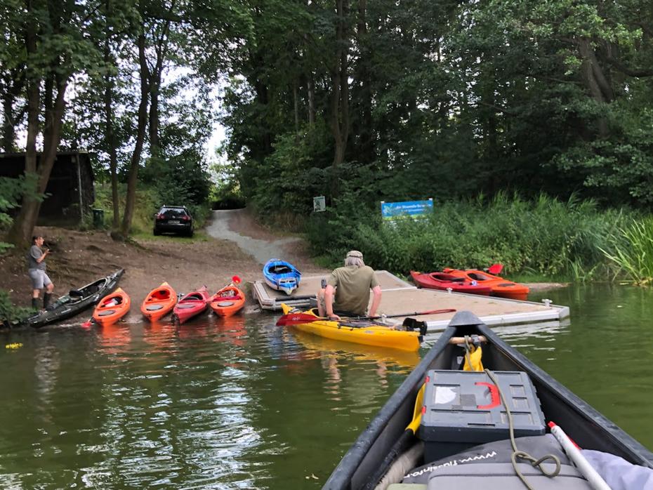 Schwentine, Einsetzstelle / Umsetzen am Raisdorf Bootshaus