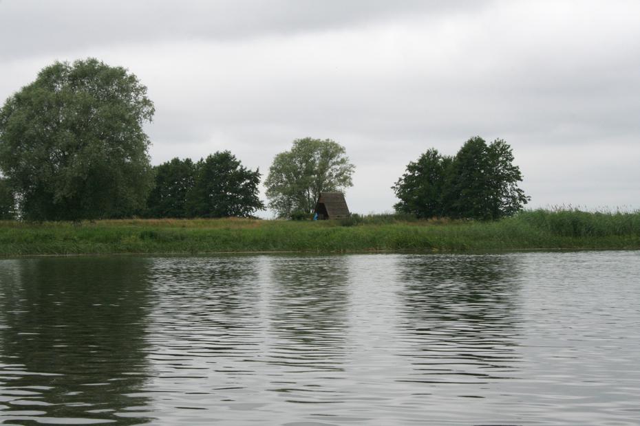 Schutzhütte an der Havel gegenüber Toppel