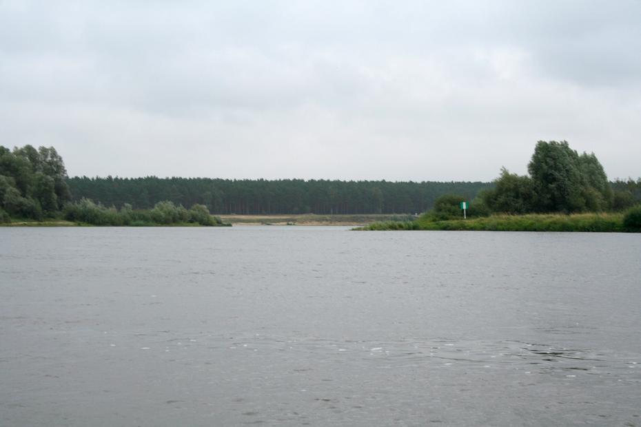 Die Oder, Einfahrt zum Baggersee bei Bielinek